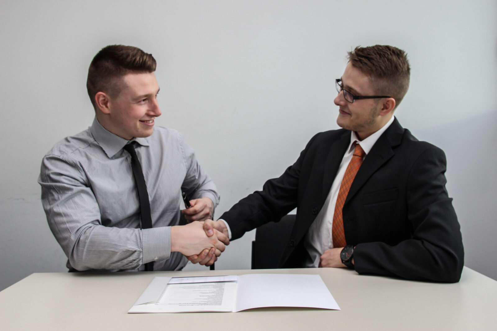 How to Get a Security Guard Contract [Marketting]